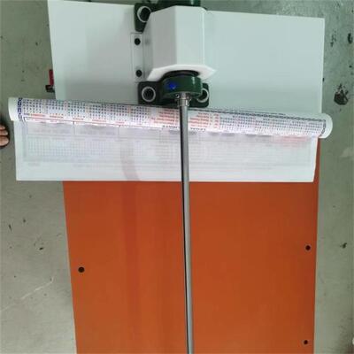Équipement semi automatique de machine de petit pain de papier de calendrier de papier de peinture à l'huile de largeur de petit pain de 700 millimètres